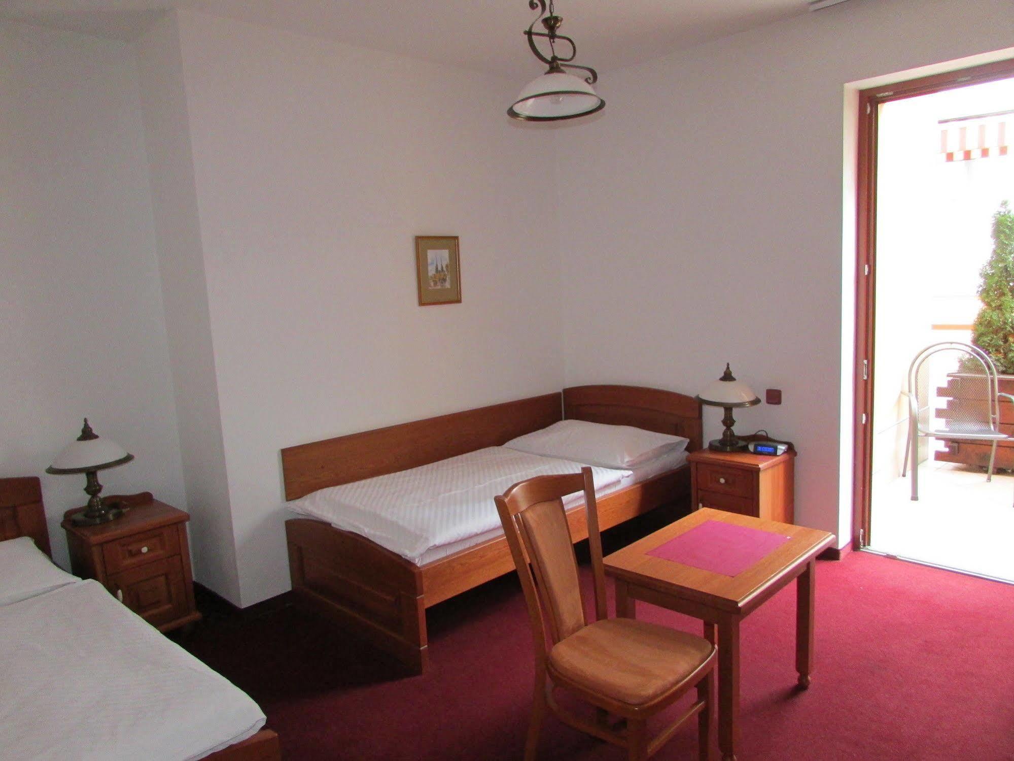 Hotel Pegas ברנו מראה חיצוני תמונה