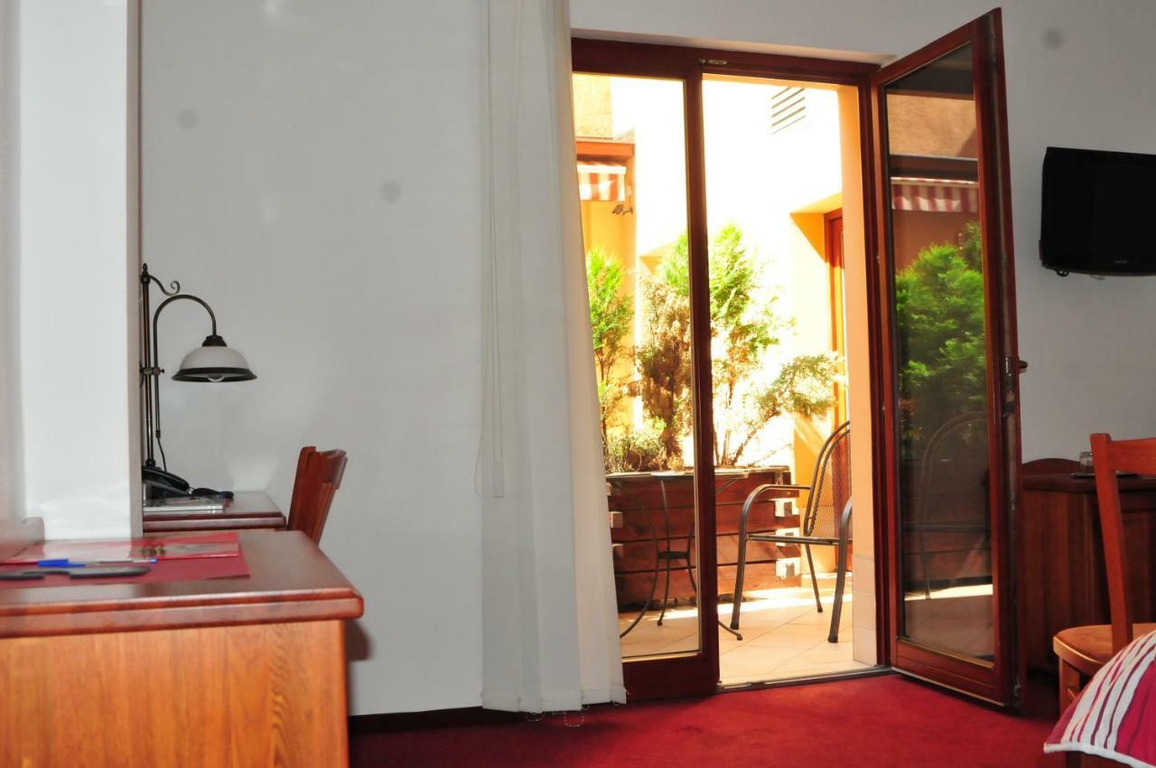 Hotel Pegas ברנו מראה חיצוני תמונה